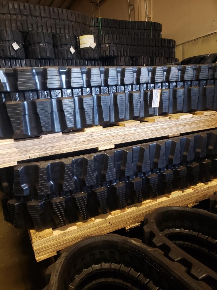 2 Rubber Tracks Yanmar VIO352 VIO35 B272B 300X55.5X82 Rubber